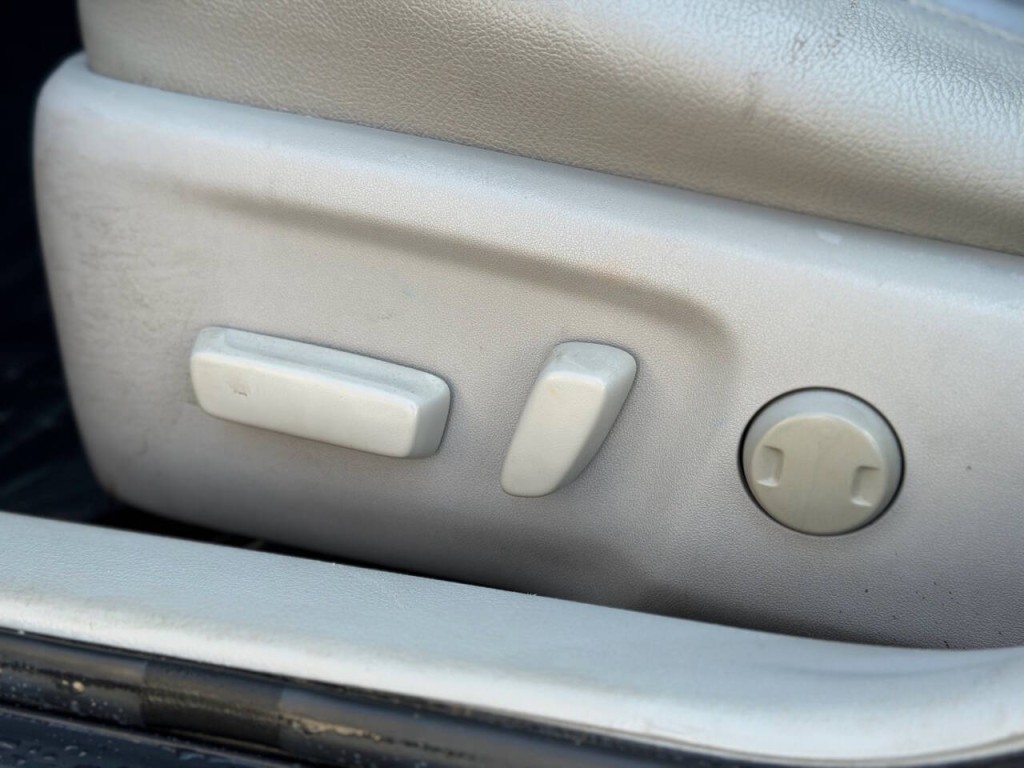 2012 Toyota Camry Image 19