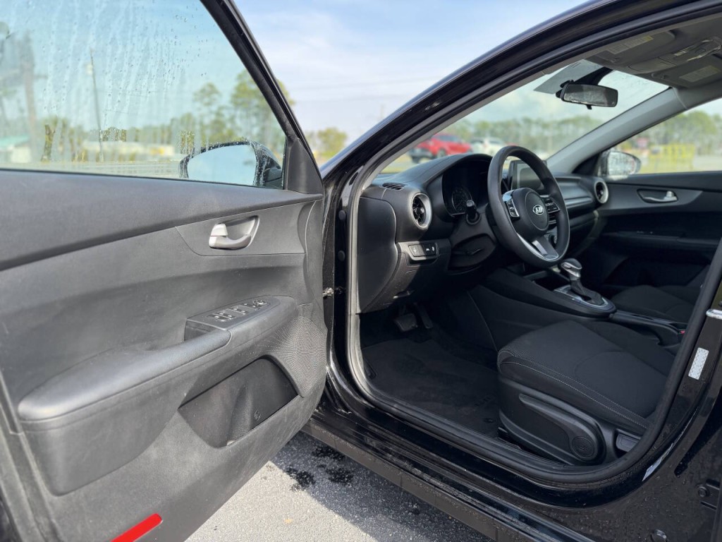 2021 Kia Forte Image 7