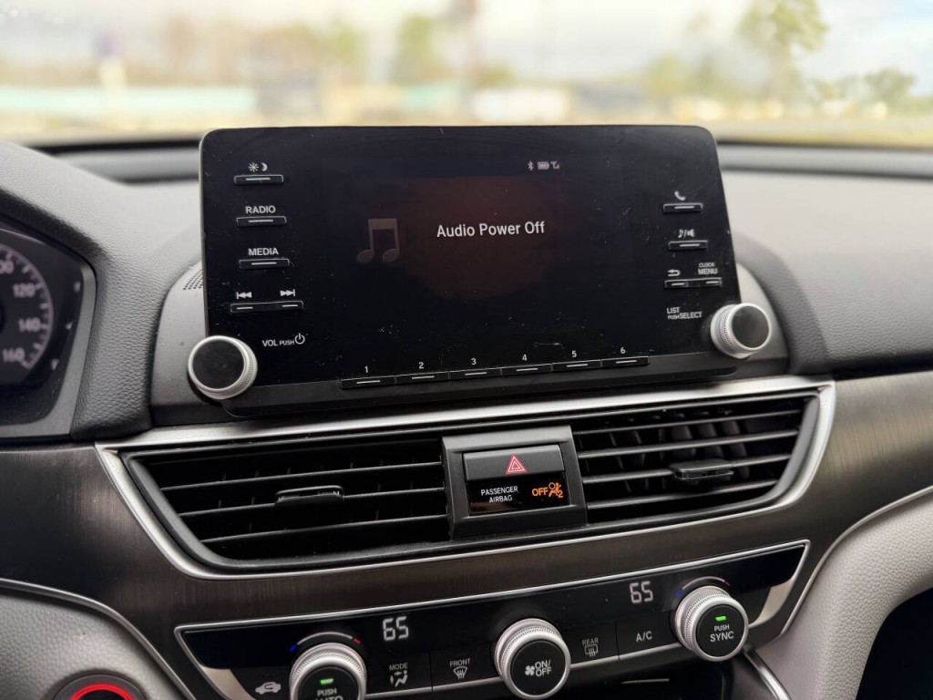 2019 Honda Accord Image 13