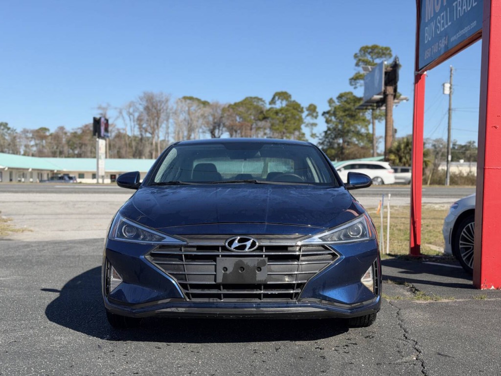2019 Hyundai Elantra Image 3