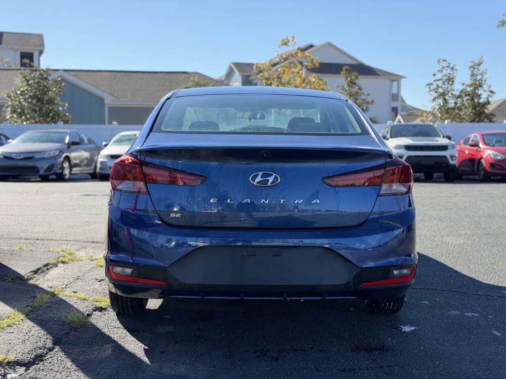 2019 Hyundai Elantra Image 5