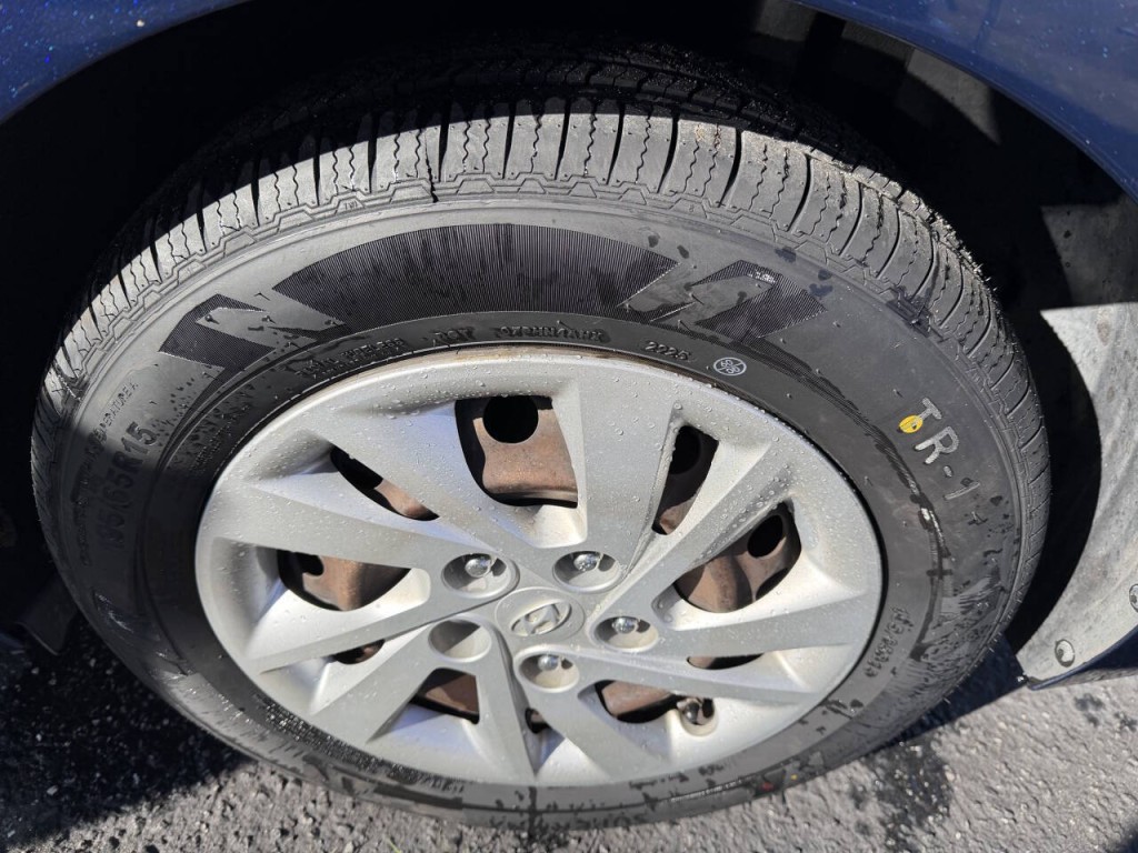 2019 Hyundai Elantra Image 8