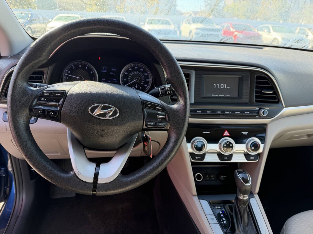 2019 Hyundai Elantra Image 11