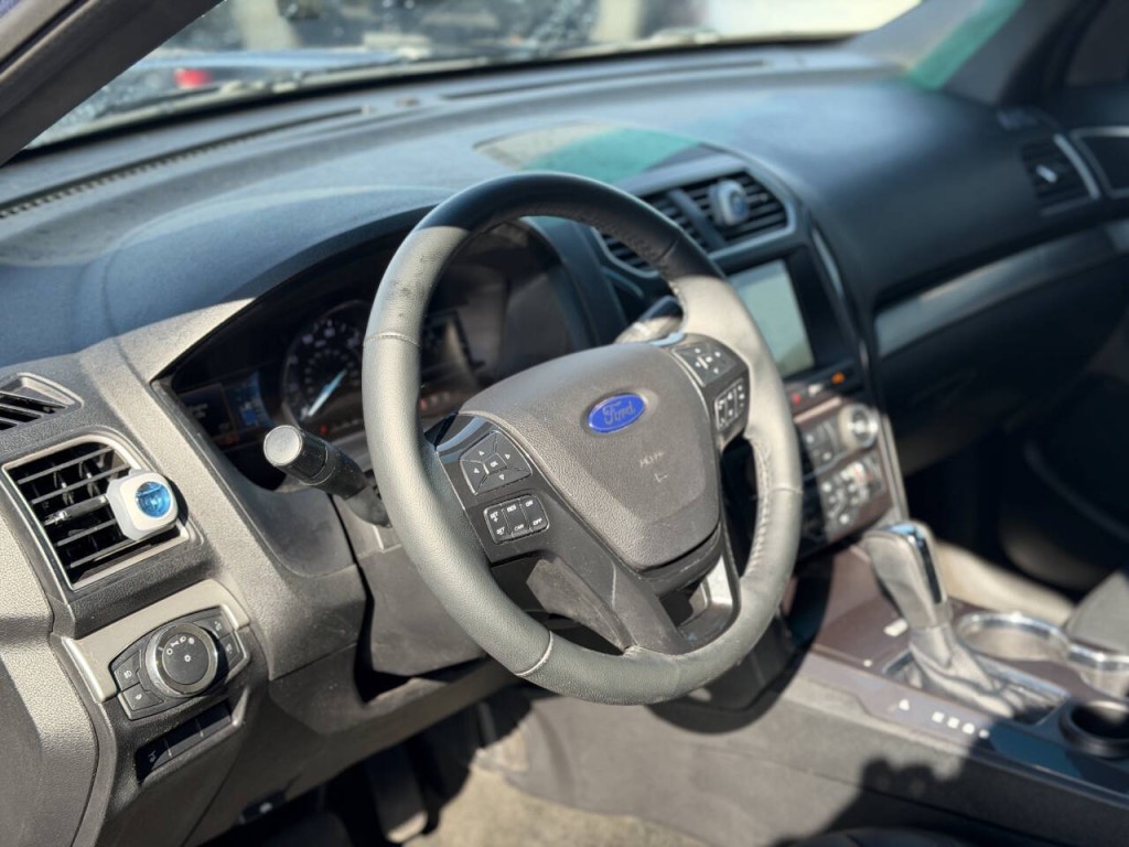 2017 Ford Explorer Image 15