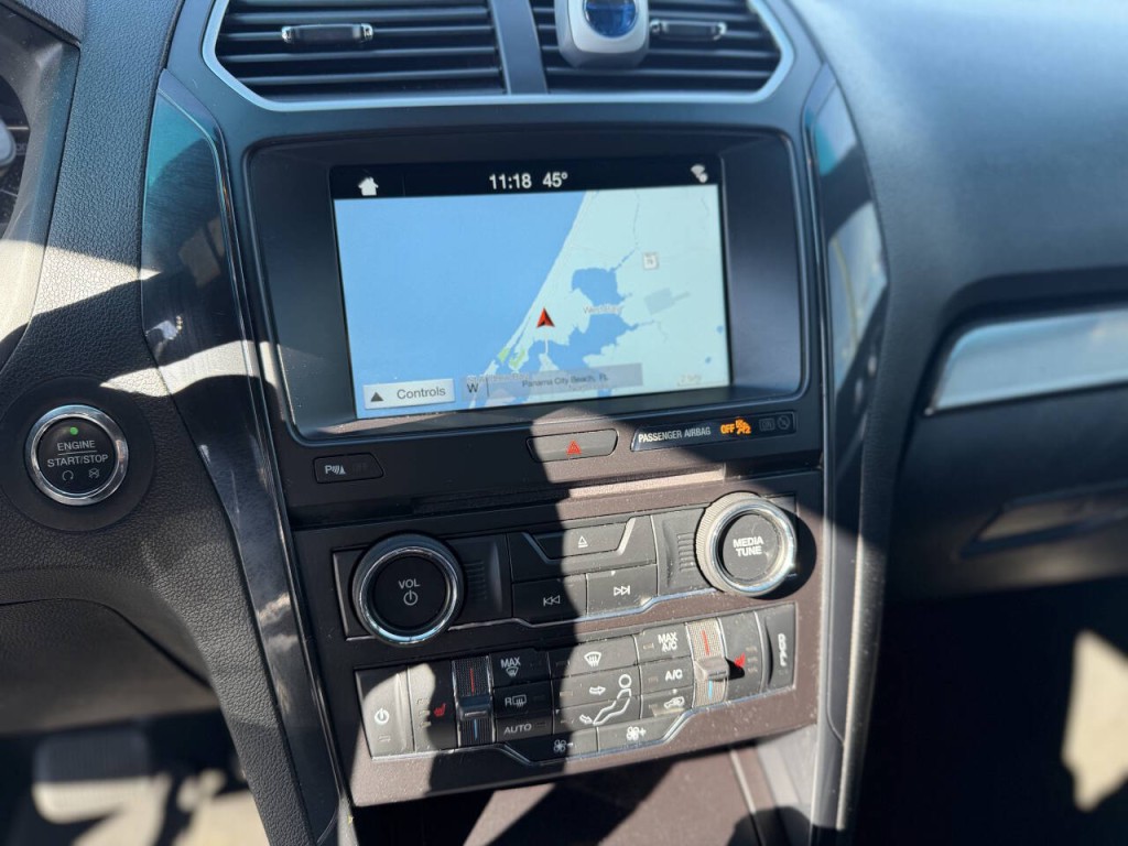 2017 Ford Explorer Image 16