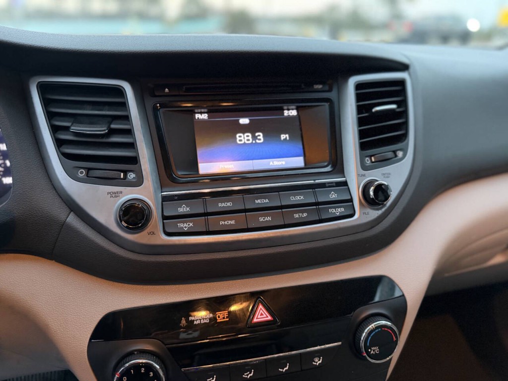 2017 Hyundai Tucson Image 16