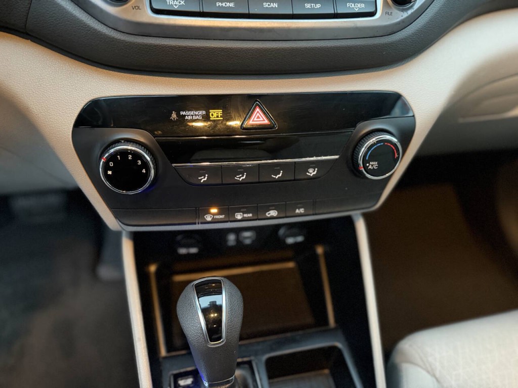 2017 Hyundai Tucson Image 17
