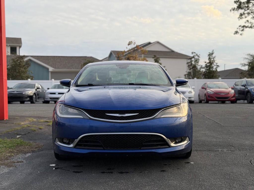 2015 Chrysler 200 Image 2