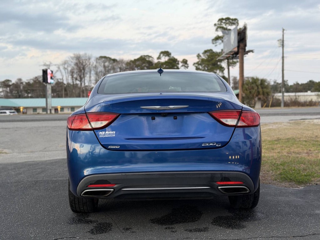2015 Chrysler 200 Image 5