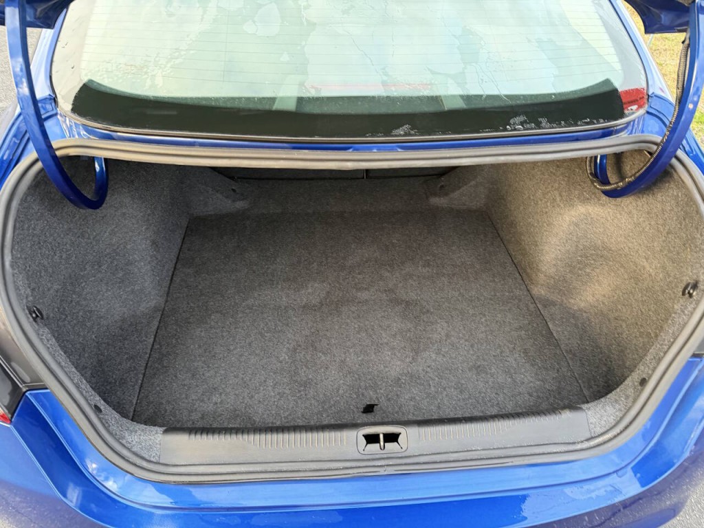 2015 Chrysler 200 Image 16