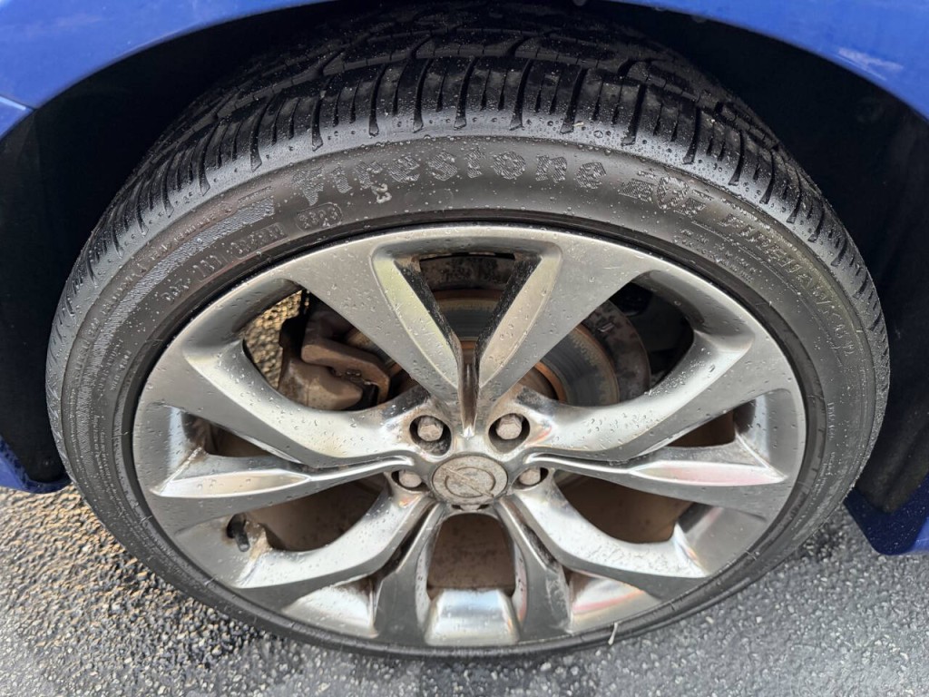 2015 Chrysler 200 Image 17