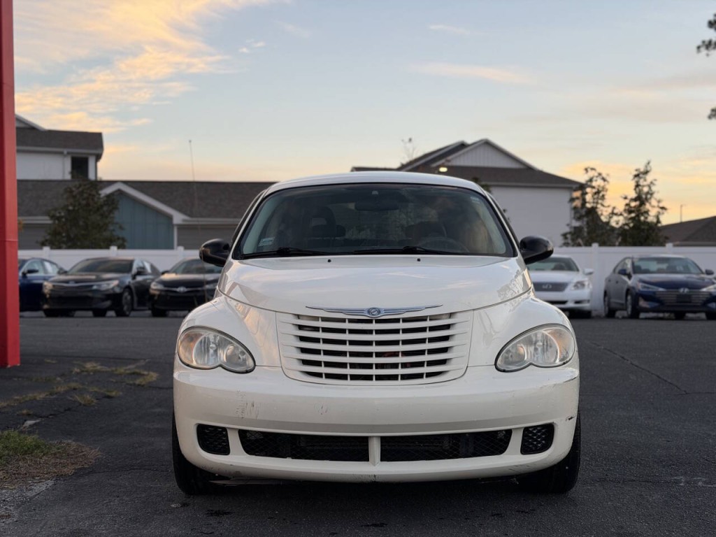 2008 Chrysler PT Cruiser Image 2