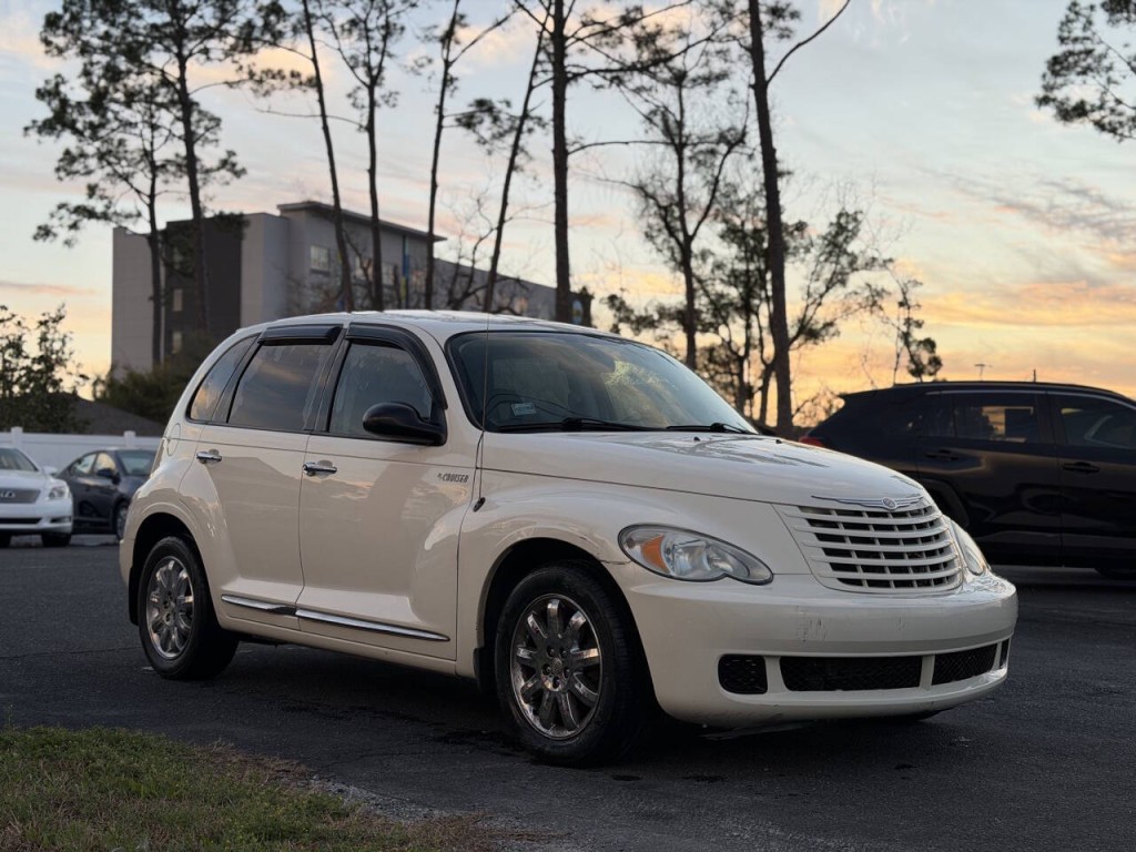 2008 Chrysler PT Cruiser Image 3