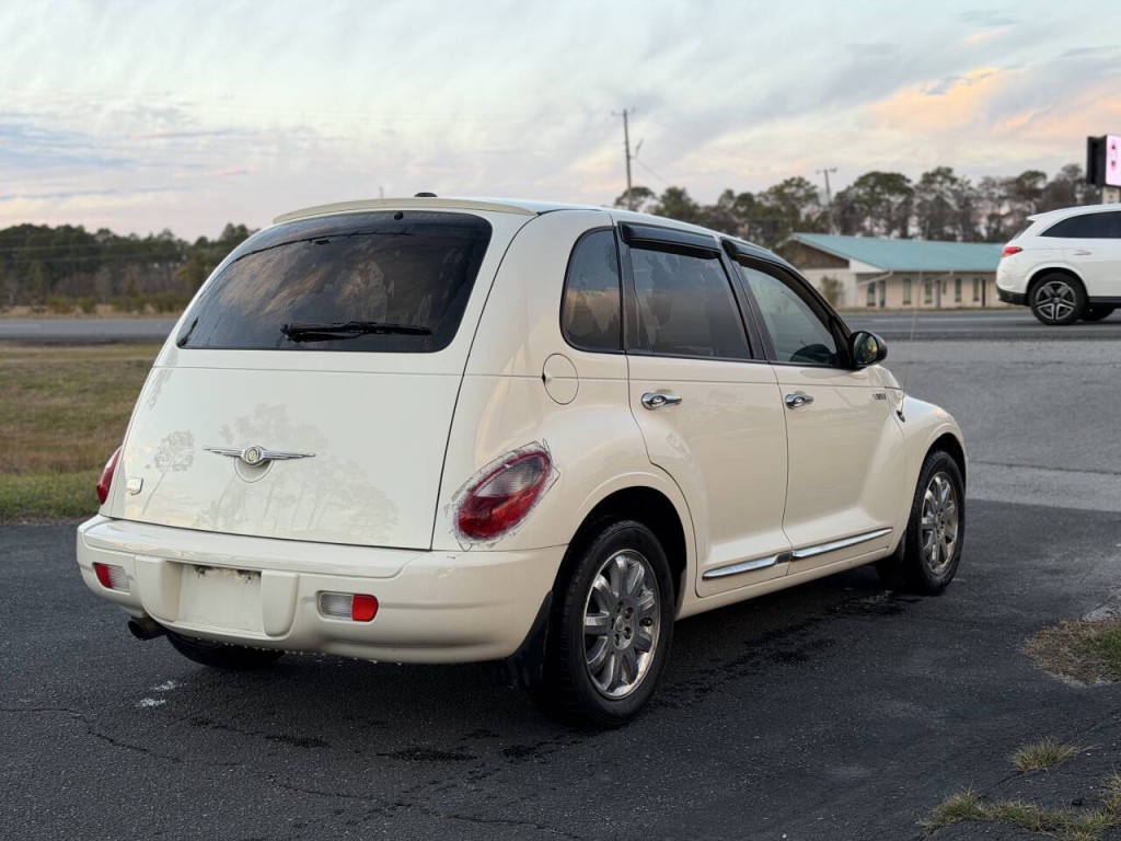 2008 Chrysler PT Cruiser Image 4