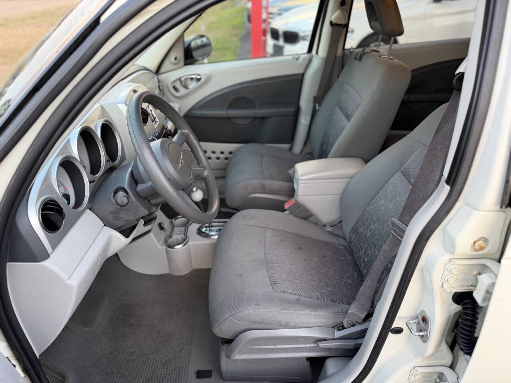 2008 Chrysler PT Cruiser Image 9