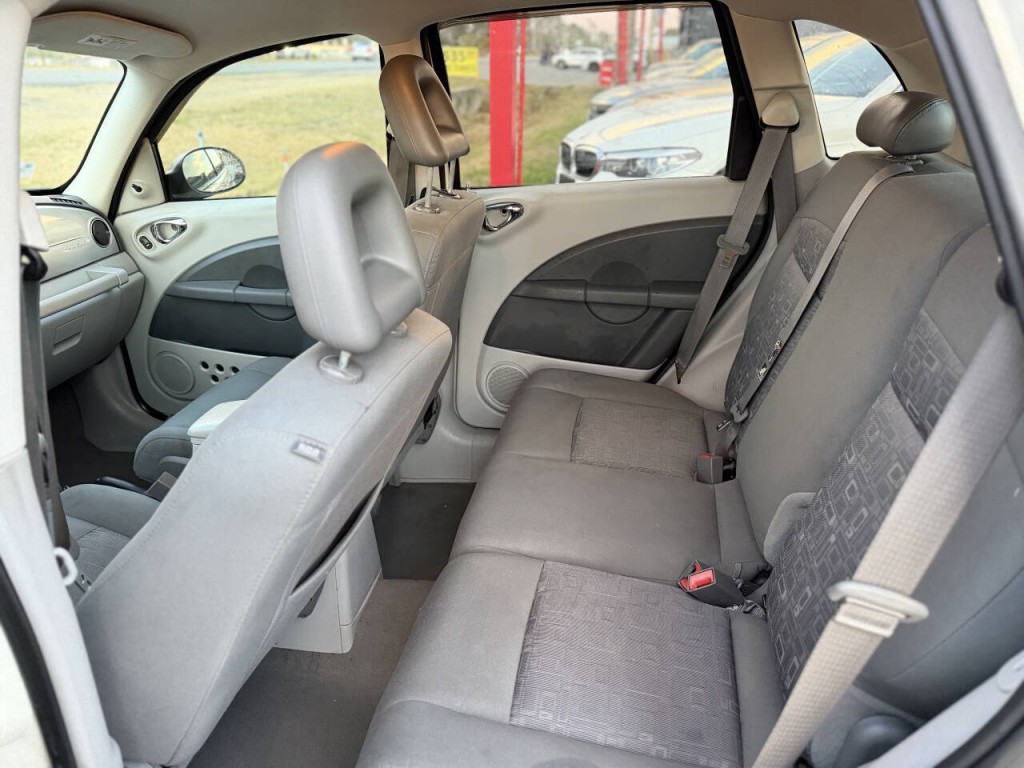 2008 Chrysler PT Cruiser Image 10