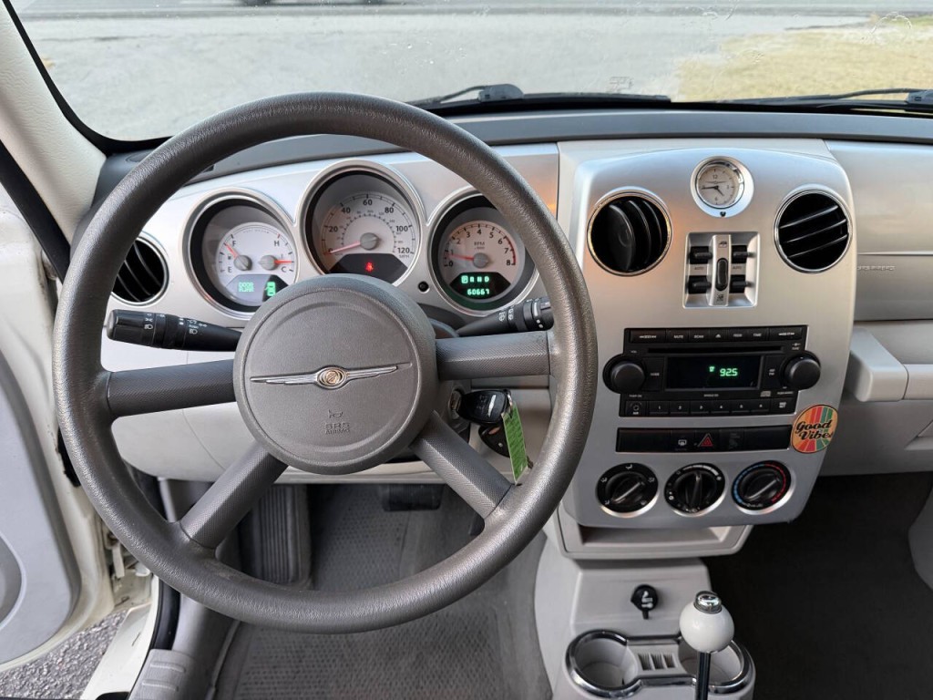 2008 Chrysler PT Cruiser Image 12