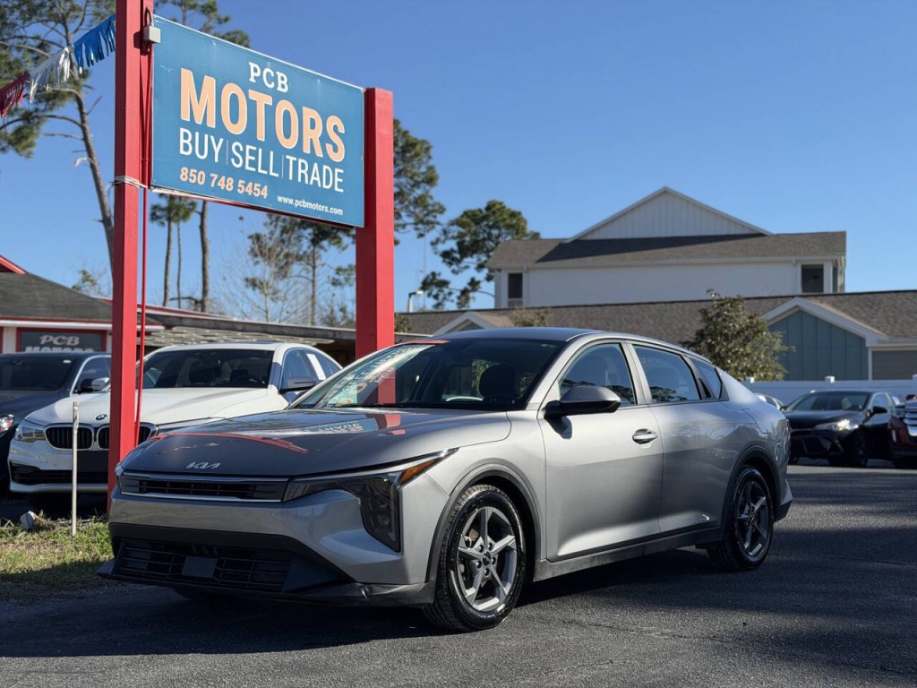 2025 Kia K4 Image 1