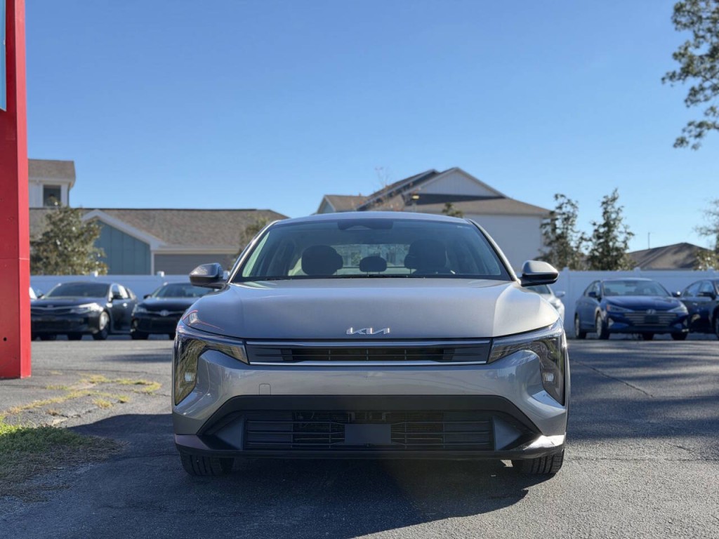 2025 Kia K4 Image 2