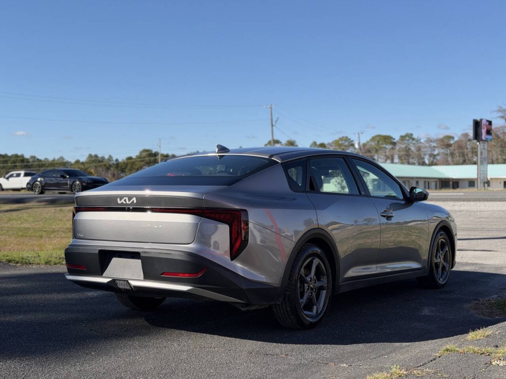 2025 Kia K4 Image 6