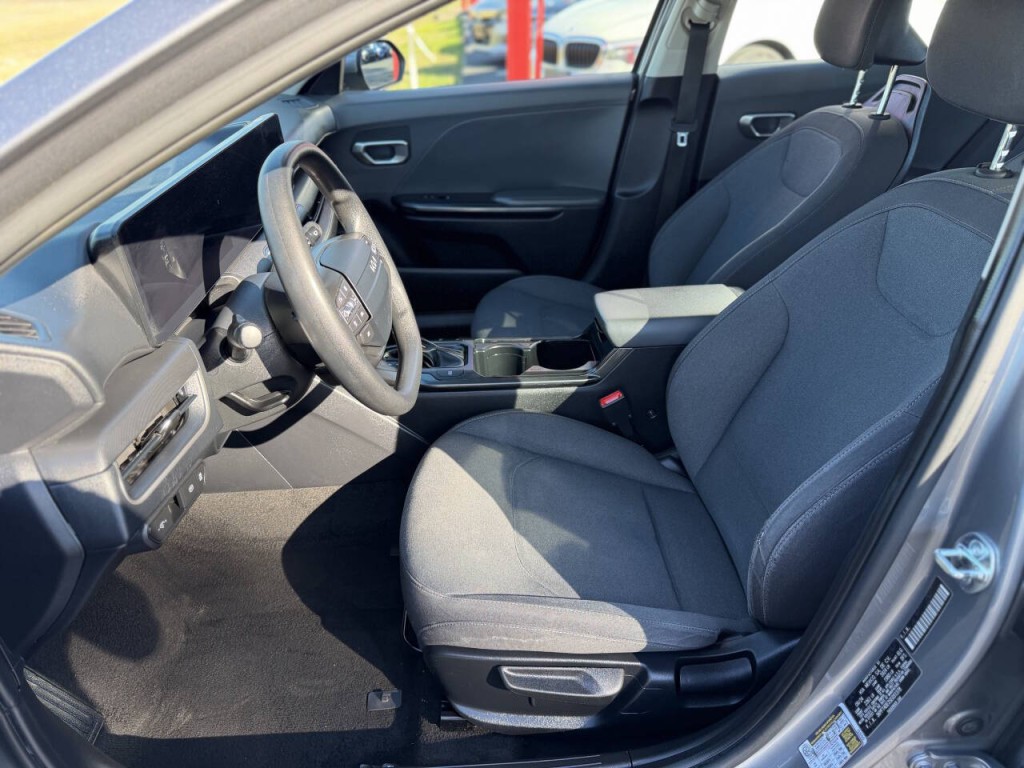 2025 Kia K4 Image 8