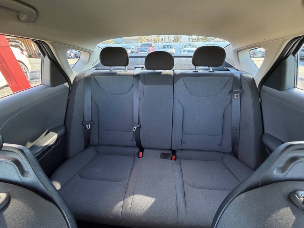 2025 Kia K4 Image 11