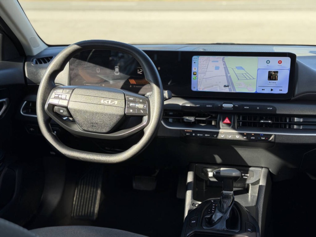 2025 Kia K4 Image 12
