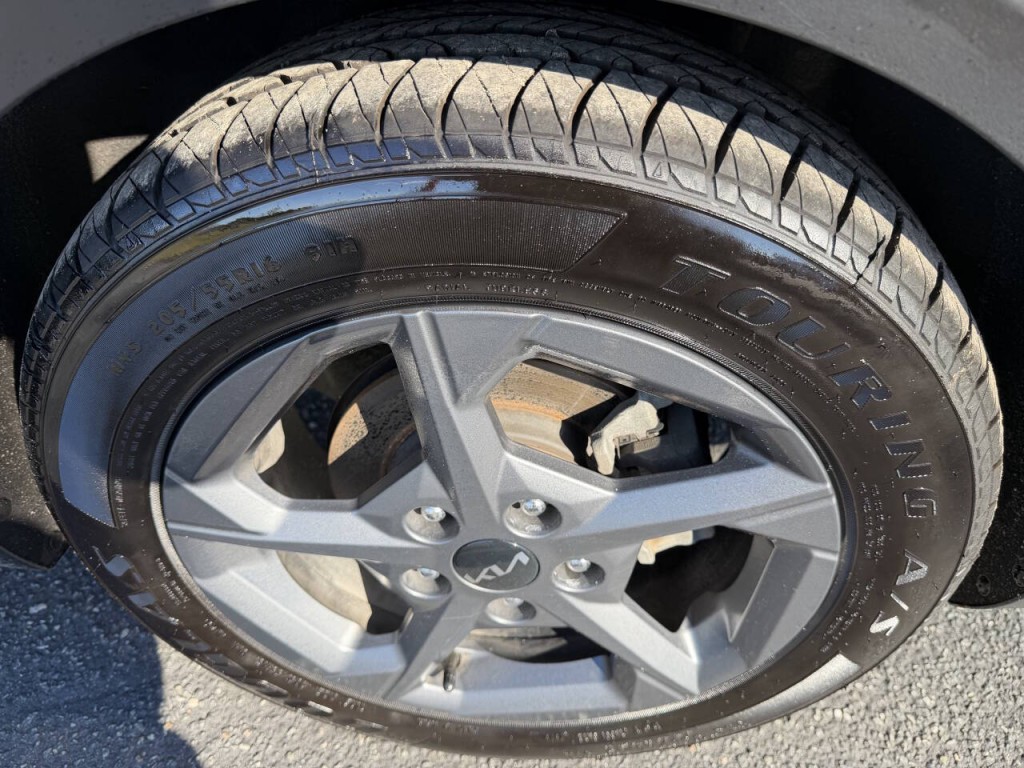 2025 Kia K4 Image 17