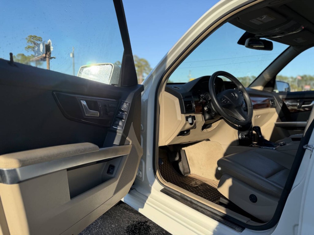 2012 Mercedes-Benz GLK-Class Image 7