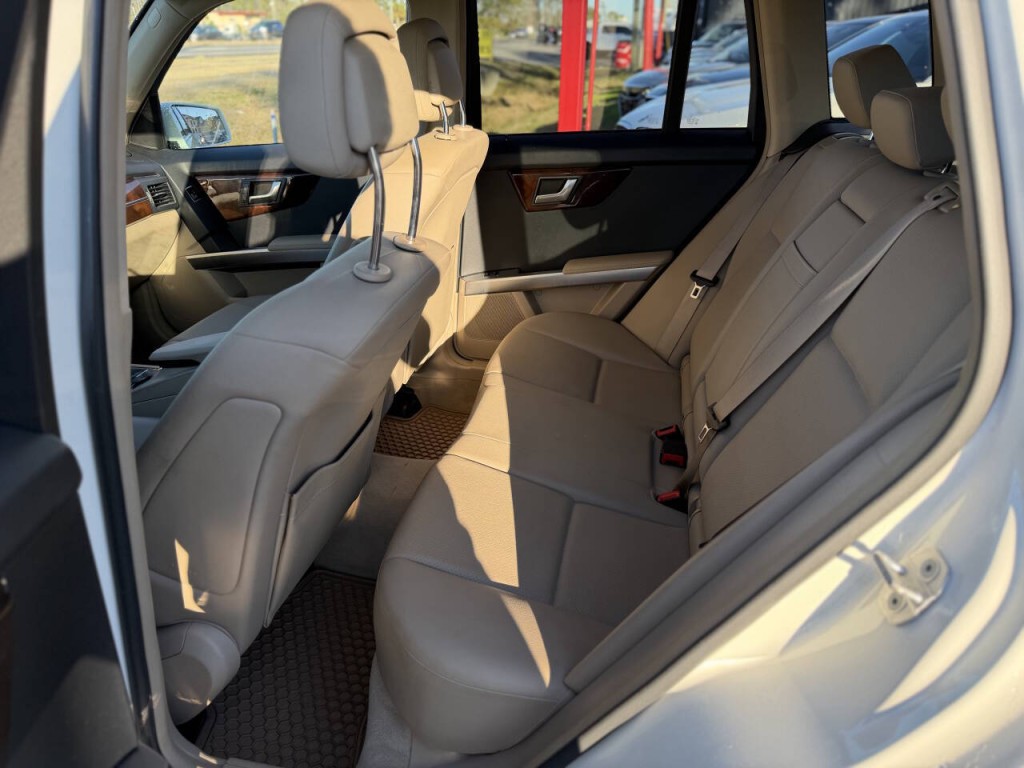 2012 Mercedes-Benz GLK-Class Image 10