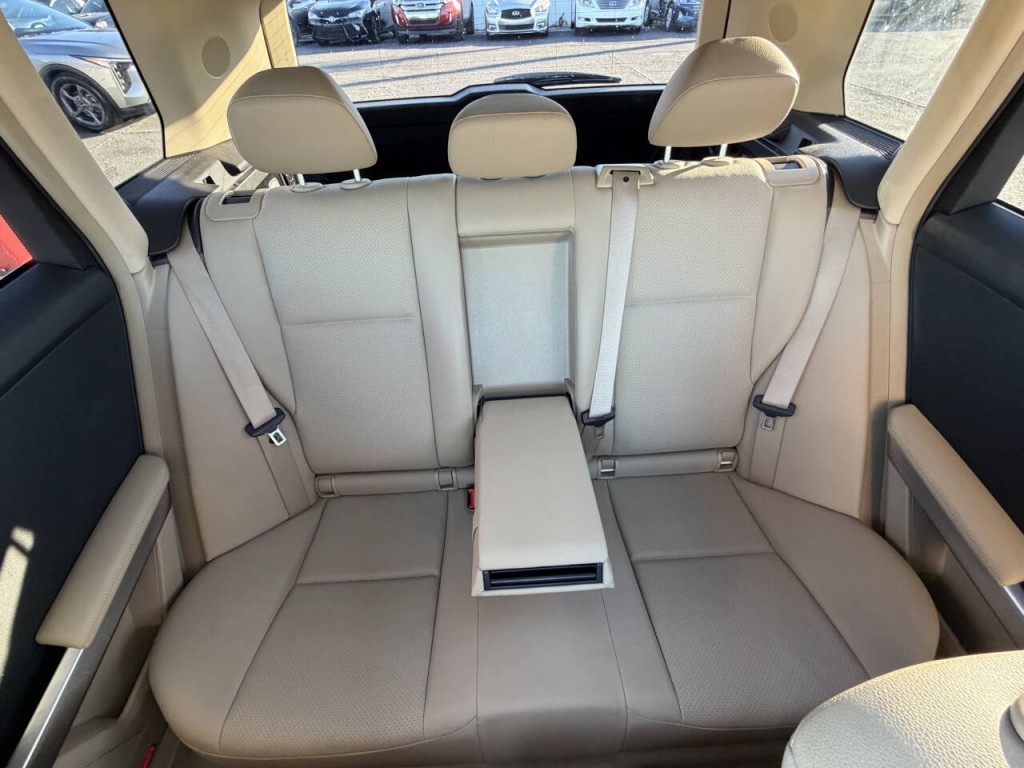 2012 Mercedes-Benz GLK-Class Image 11