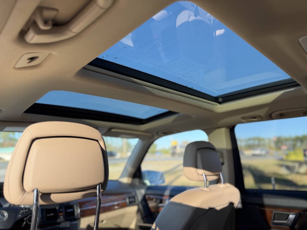 2012 Mercedes-Benz GLK-Class Image 12