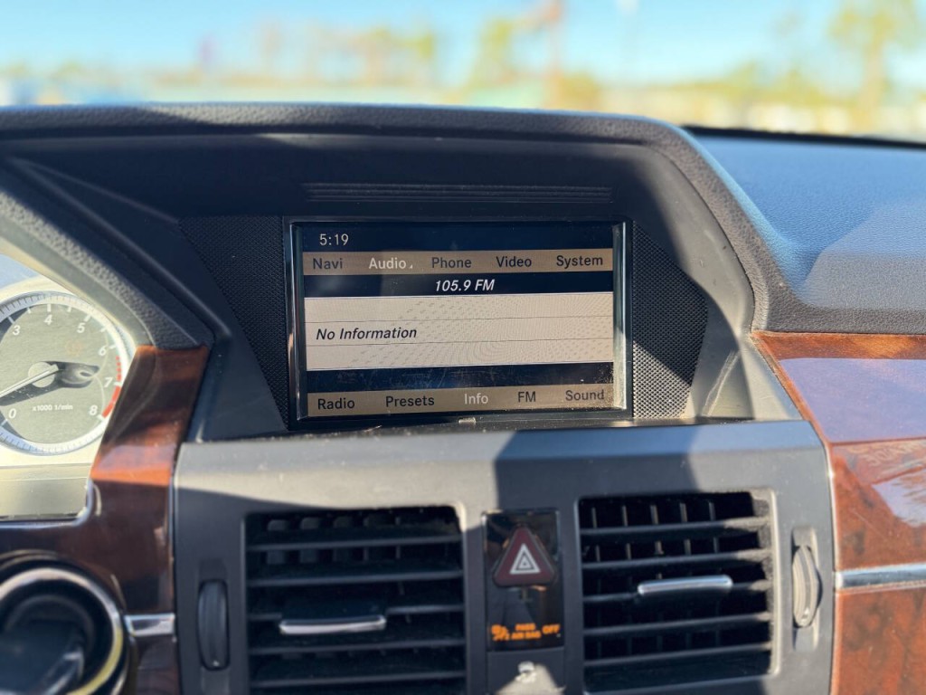 2012 Mercedes-Benz GLK-Class Image 15