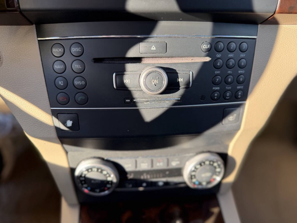 2012 Mercedes-Benz GLK-Class Image 16