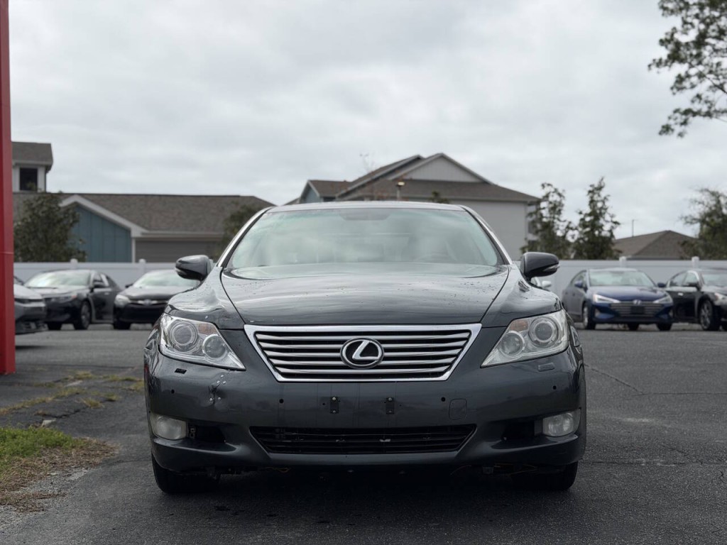 2010 Lexus LS 460 Image 2