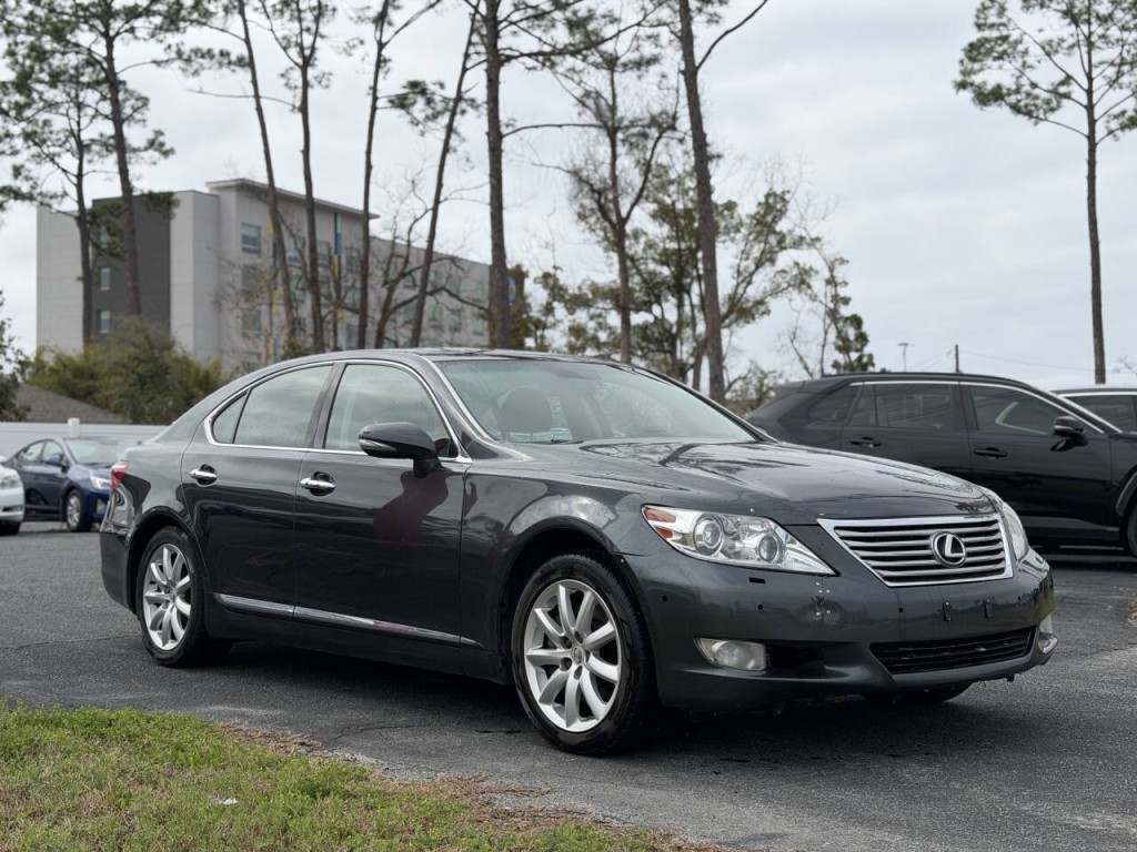 2010 Lexus LS 460 Image 3