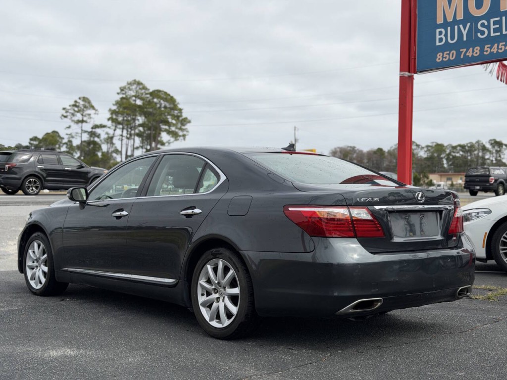2010 Lexus LS 460 Image 4