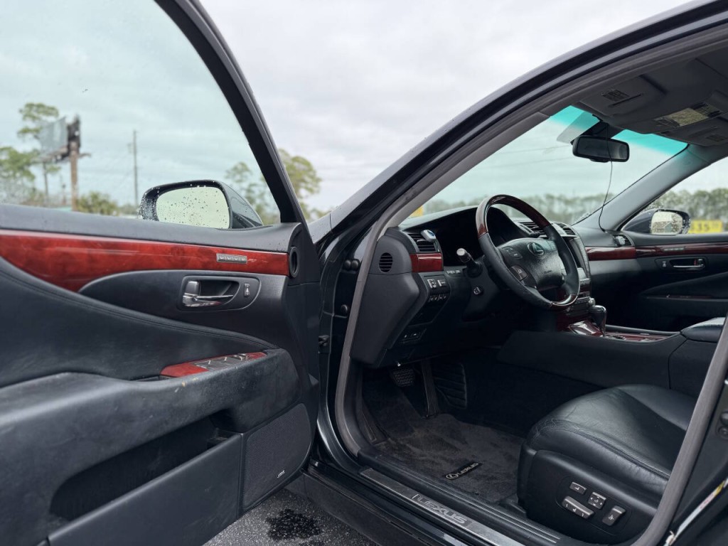 2010 Lexus LS 460 Image 7