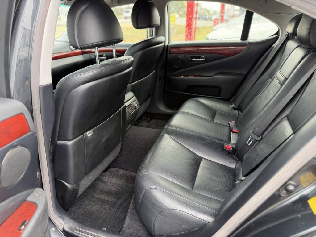 2010 Lexus LS 460 Image 10