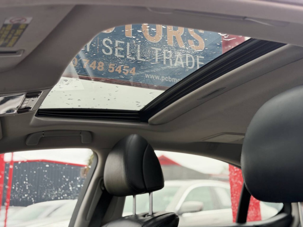 2010 Lexus LS 460 Image 11