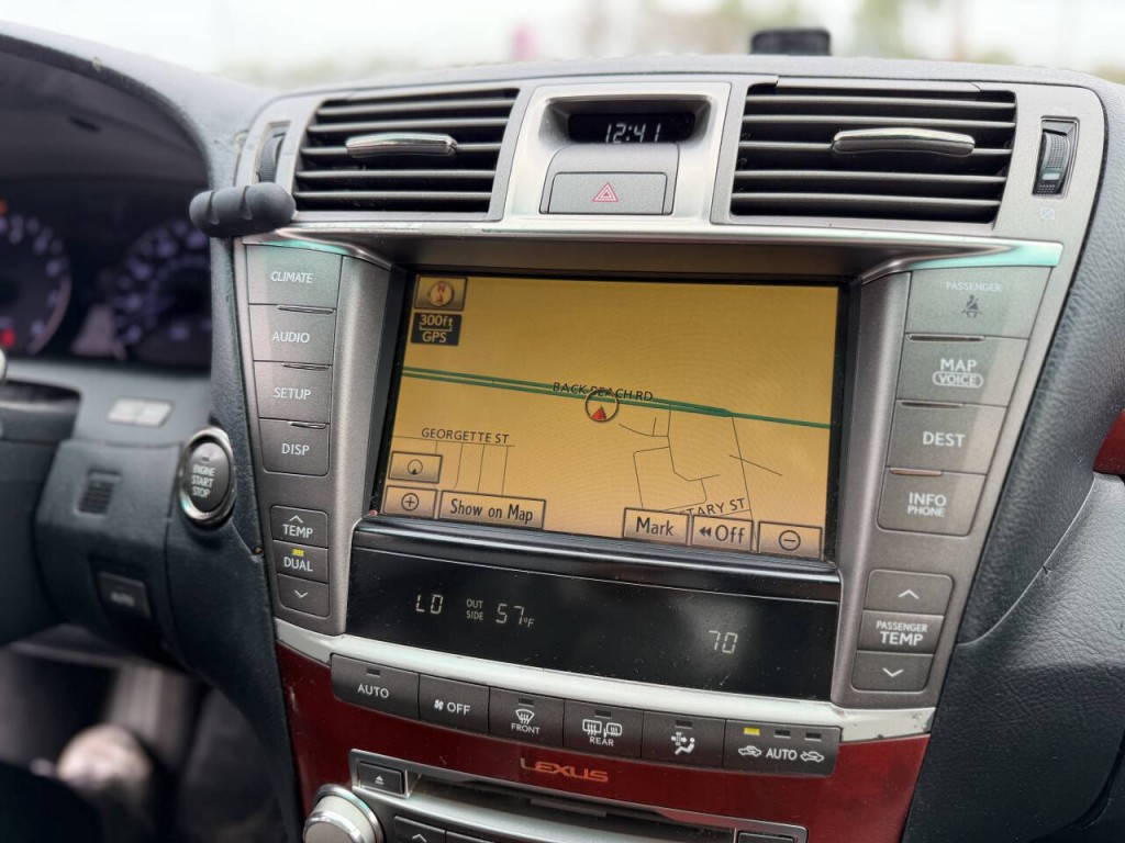 2010 Lexus LS 460 Image 15