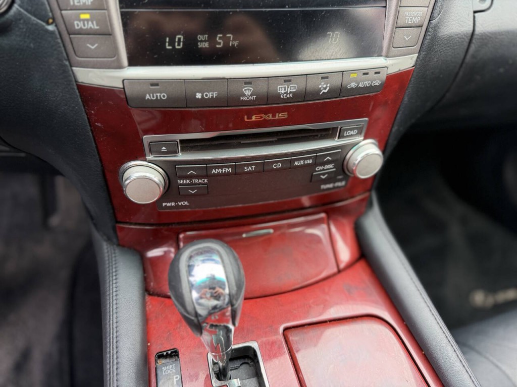 2010 Lexus LS 460 Image 16
