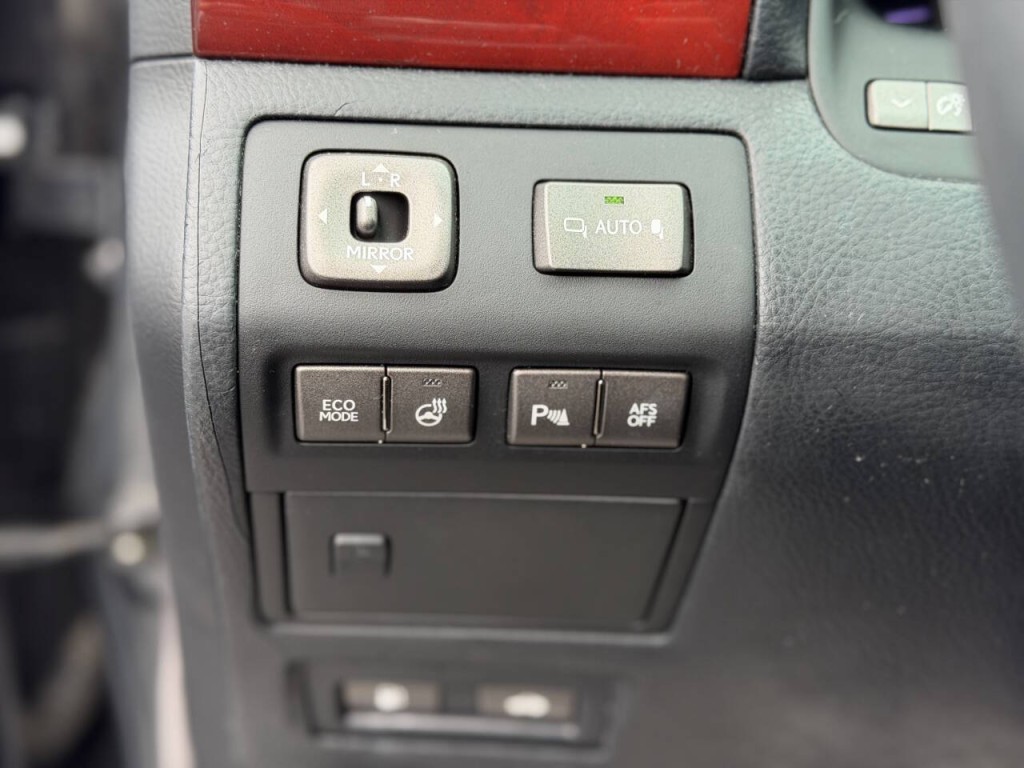 2010 Lexus LS 460 Image 18