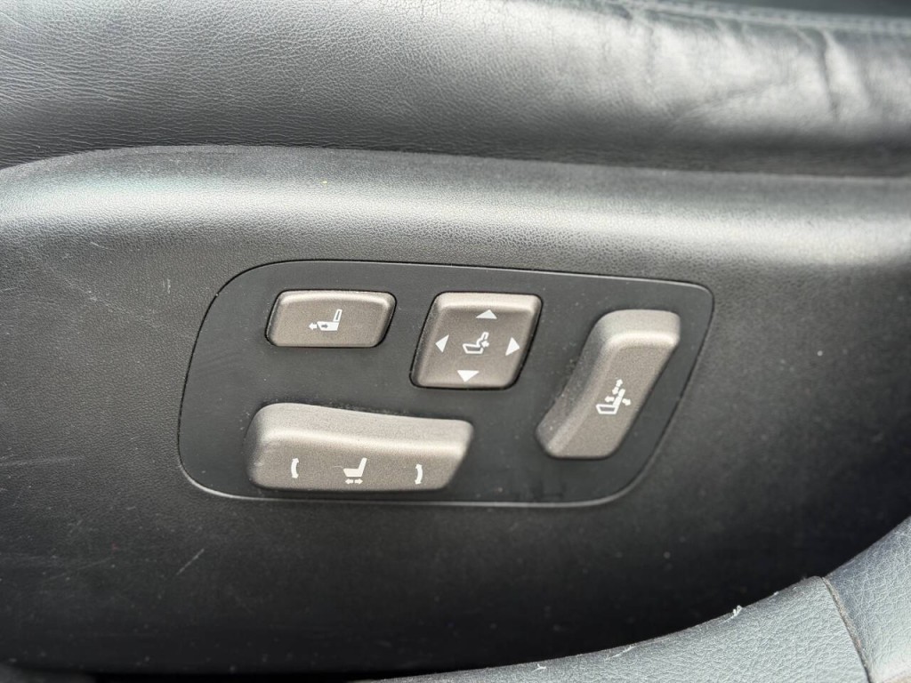 2010 Lexus LS 460 Image 19