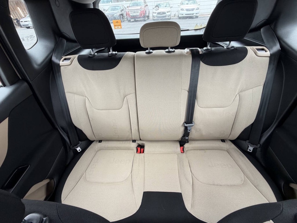 2016 Jeep Renegade Image 10