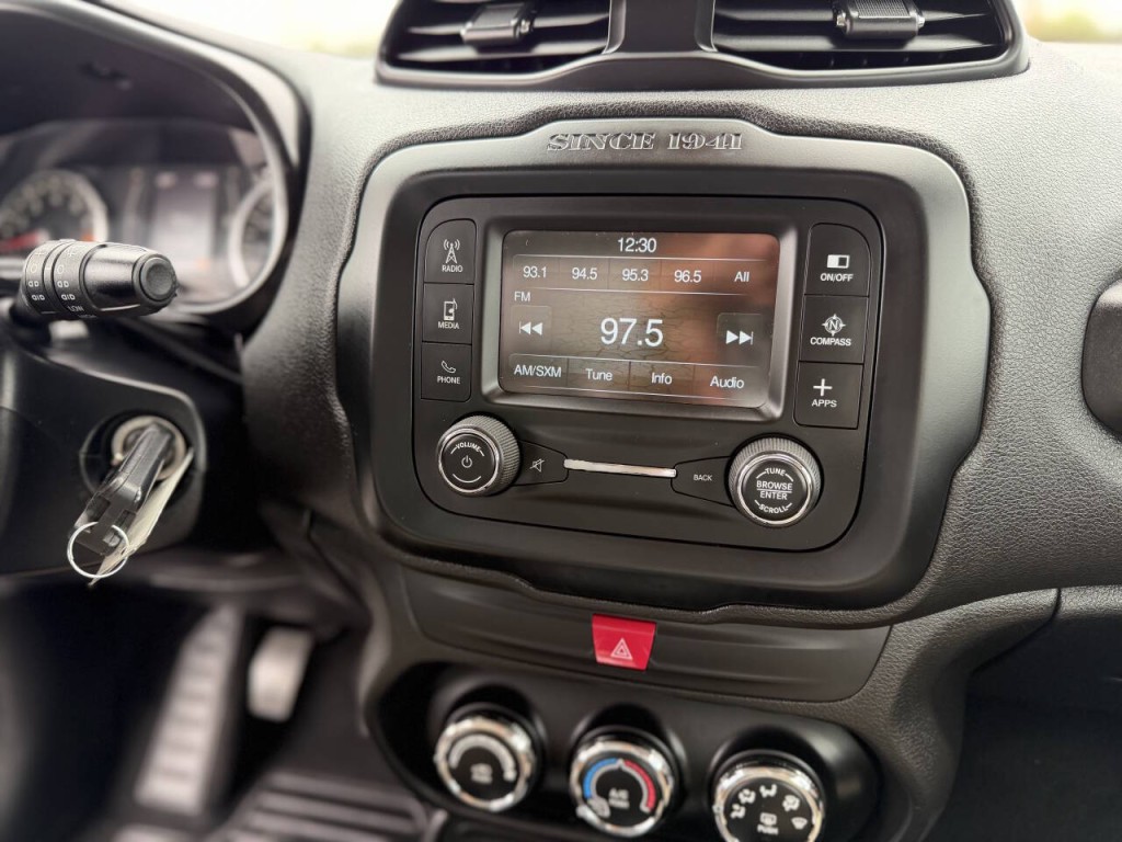 2016 Jeep Renegade Image 13