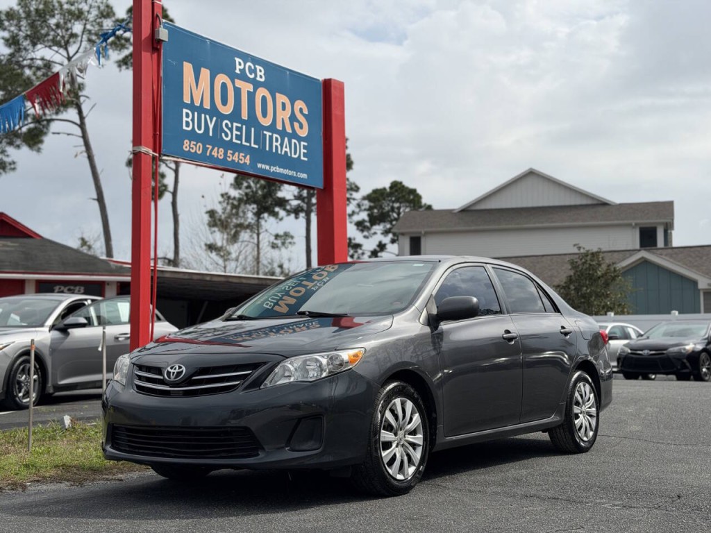 2013 Toyota Corolla Image 1