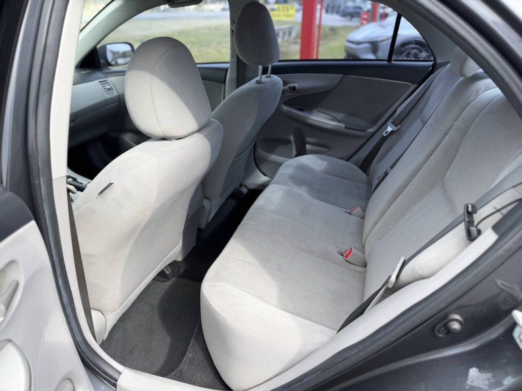 2013 Toyota Corolla Image 10