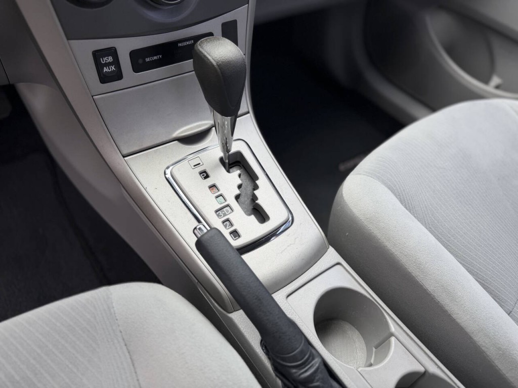 2013 Toyota Corolla Image 15