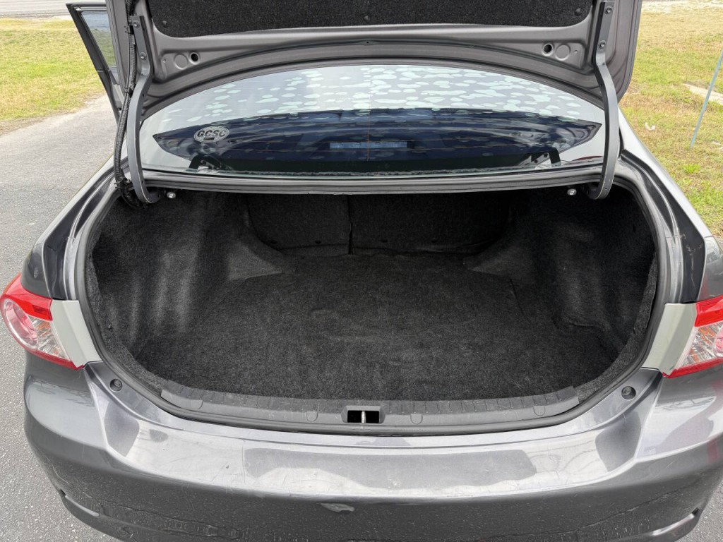 2013 Toyota Corolla Image 16